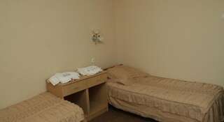 Гостиница Опава Камышин Бюджетный двухместный номер с 2 отдельными кроватями-1